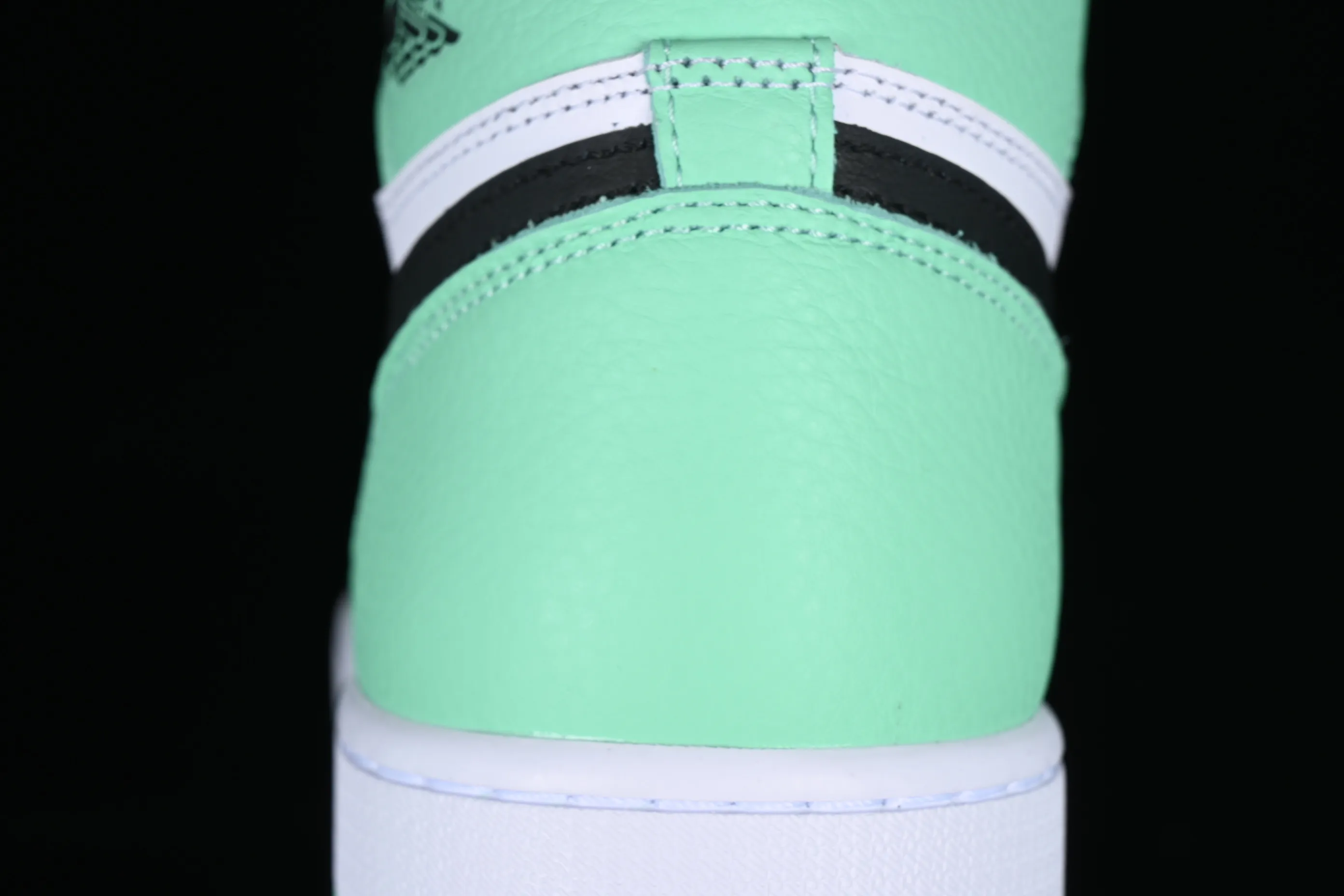 All categories Air Jordan Jordan series basketball shoes Air Jordan 1 High Air Jordan 1 Retro High "Green Glow" AJ1 Joe 1 mint green high-top basketball shoes DZ5485-130